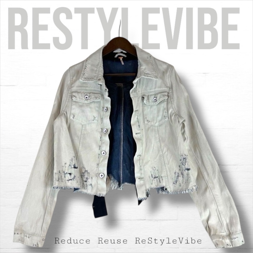 FREE PEOPLE Women’s Size M Denim Jean Jacket Coat Destructed Distressed
